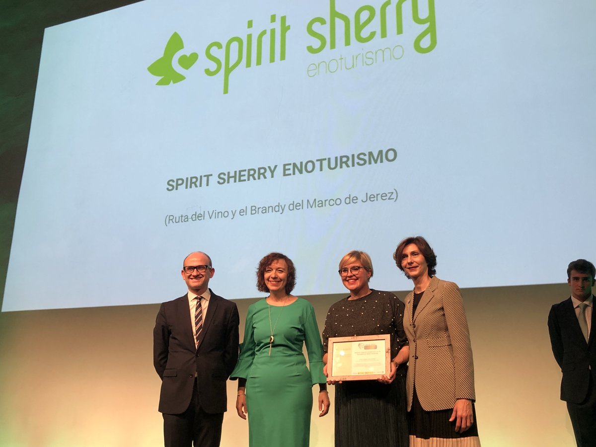 Mención Especial Compromiso con la Sociedad y el Medio Ambiente a <a href="/spiritsherry/">Spirit Sherry</a> de la @RutaVinoyBrandy de Marco de Jerez #PremiosdeEnoturismoRVE