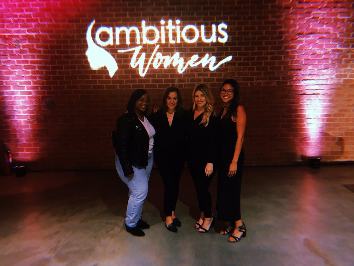 MoonLabProd's tweet photo. A beautiful evening full of #AmbitiousWomen inspiring others!

#MoonLabProductions #WomenEmpowerment #Ambition #DTLAEvents #WomenWhoLead #Inspiration #Motivation #EventProfs #CreativeSpaces https://t.co/PHkZdqcSgn
