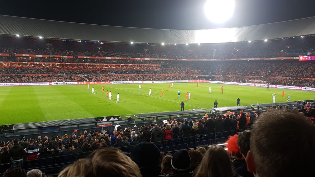 zonenscherm's tweet photo. Aanwezig: onze afdeling Planning en Logistiek! ☑️

Hup Holland hup! 🇳🇱

#nedfra #rotterdam #vrijdag #weekend https://t.co/hhowsMyFt3