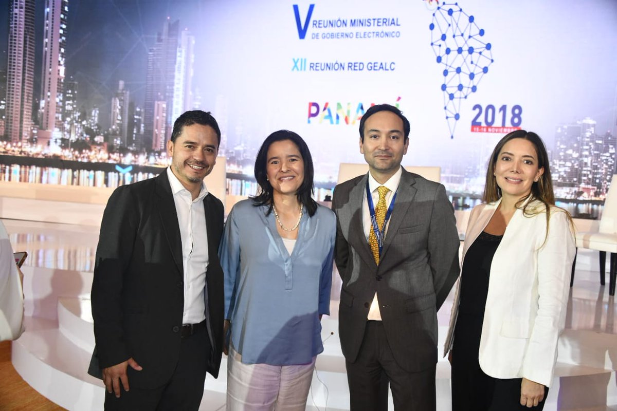 JCastroS's tweet photo. ¡Tenemos excelentes noticias! En Panamá, la #RedGealc2018 nos otorgó el premio #ExcelGOB por el desarrollo de soluciones innovadoras a partir de tecnologías emergentes: uso de blockchain en la preservación de la integridad de documentos públicos. #ElFuturoDigitalEsDeTodos https://t.co/E86LsKbxuC