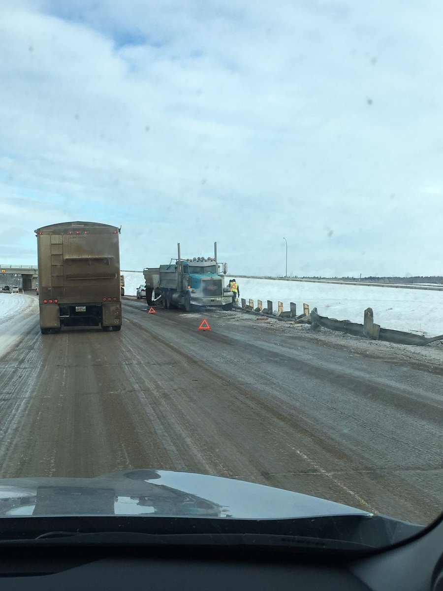 ckeylock's tweet photo. Northbound #QE2 very slow from Red Deer to Edmonton. Expect to travel 70km/hr. Roads are crusted with ice. Multiple cars in ditch, very bad stretch N and S of Ponoka. Slow down! #ABROADS https://t.co/lHquUsJWrh