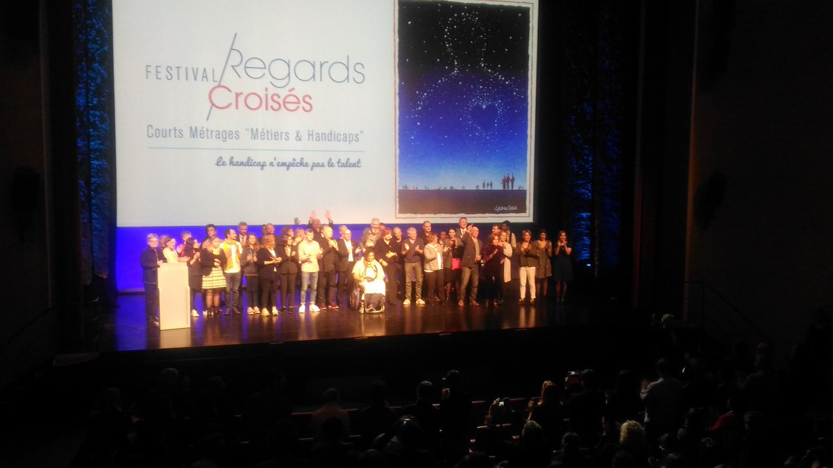 Encore une belle édition du #festivalregardscroisés ! Mais les festivités se poursuivent demain avec une journée de projections de films internationaux au <a href="/StMaloCongres/">PalaisduGrandLarge</a> #courtsmétrages #métiers le handicap n'empêche pas le talent !