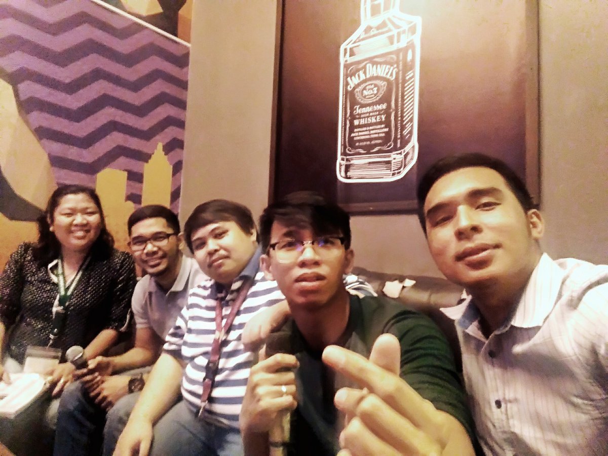 realvicabraham's tweet photo. BCOL Fam🍔🍟🐂🐮🐲🐙🍤😂 #chibogtime @mgrace2201 @wawardmoreno @laekaboss pengeng clear copy ahaha https://t.co/p4vbRBm1JB