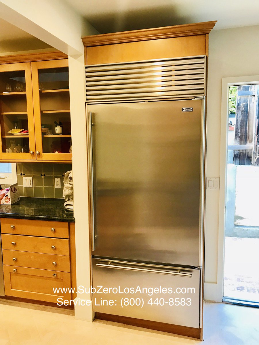SubZeroService's tweet image. Our recent work: #SubZeroRefrigerator, model 650, repaired by us in #BeverlyHills, CA. Faulty #evaporator fan motor in fresh food compartment has been replaced. 
Looking for same or next day Sub-Zero refrigerator repair/service in Greater LA area? Give us a call: (310) 751-0414