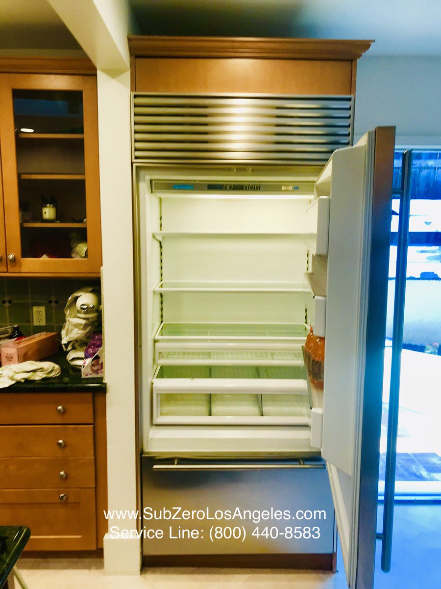 SubZeroService's tweet image. Our recent work: #SubZeroRefrigerator, model 650, repaired by us in #BeverlyHills, CA. Faulty #evaporator fan motor in fresh food compartment has been replaced. 
Looking for same or next day Sub-Zero refrigerator repair/service in Greater LA area? Give us a call: (310) 751-0414