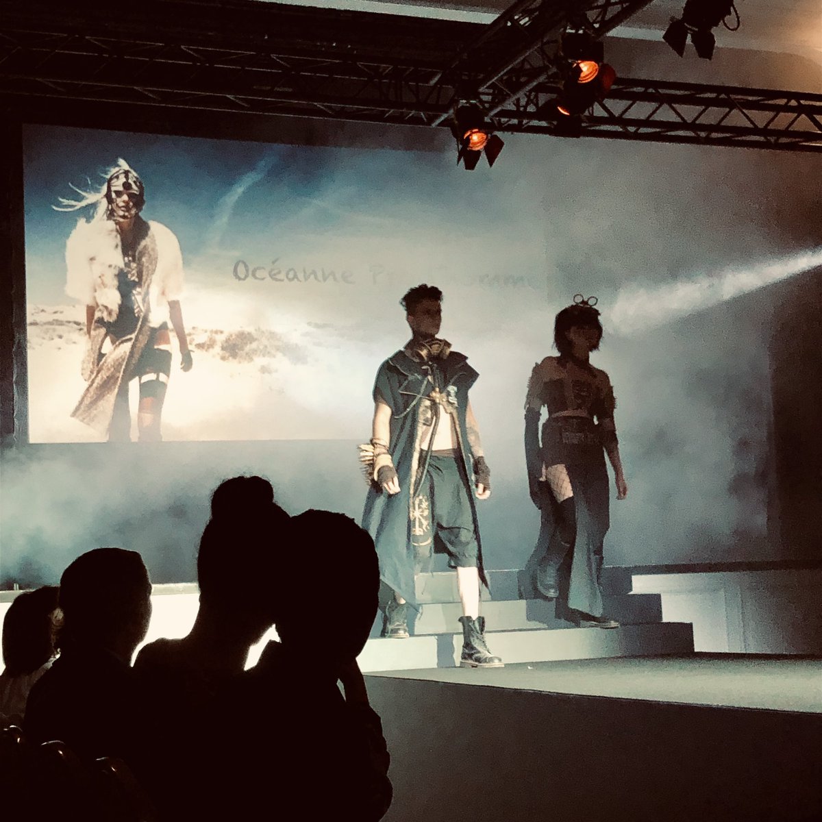 cedrichauvet1's tweet photo. #SIM2018 PART I
#AvenueMontaigne nous fait découvrir les jeunes créateurs !
Le travail acharné d’une année pour ces étudiants de @SKEMA_BS.
#SKEMA #PGE #ThinkForward #luxury #fashion https://t.co/S1GTOm5LqP
