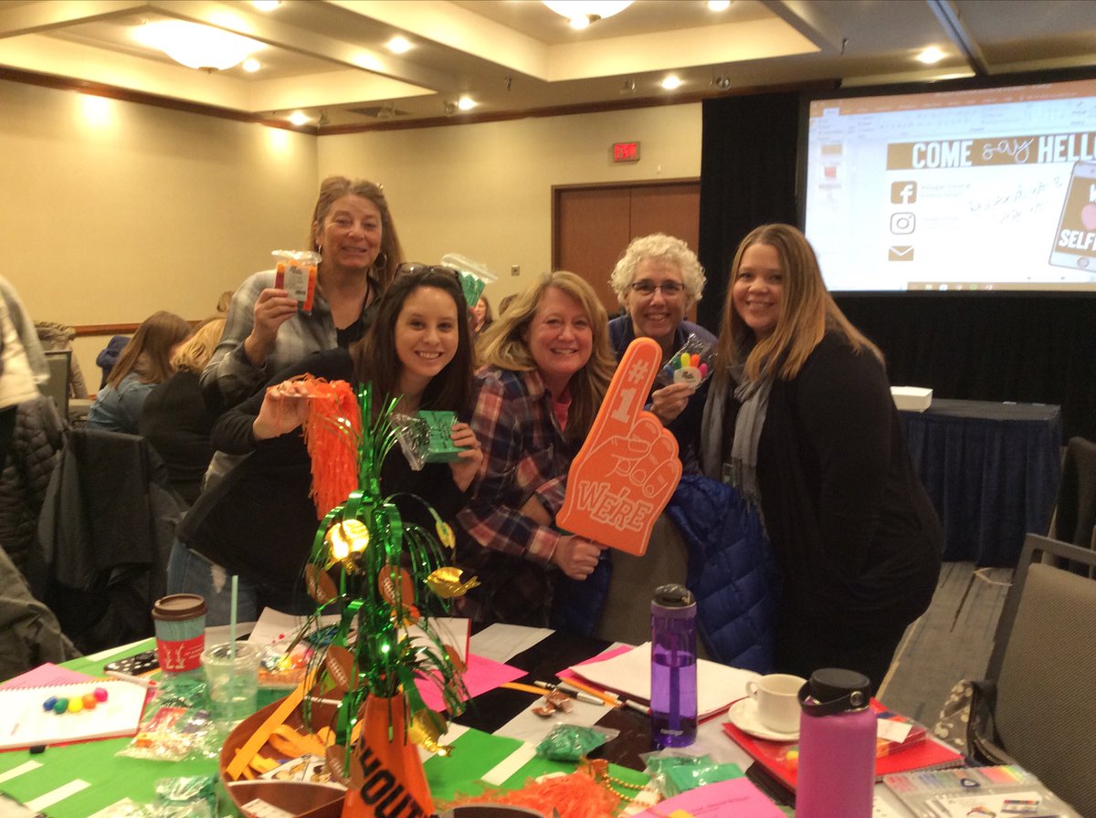 jenny_eckman's tweet photo. Thanks to Roseville Area Schools Foundation grant, these educators from 4 different elementary schools spent Tuesday in fantastic workshop for guided math instruction! Putting the M in STEM! #623stem #623learns @reagantunstall @SDE4Educators https://t.co/xkK3ps25rj