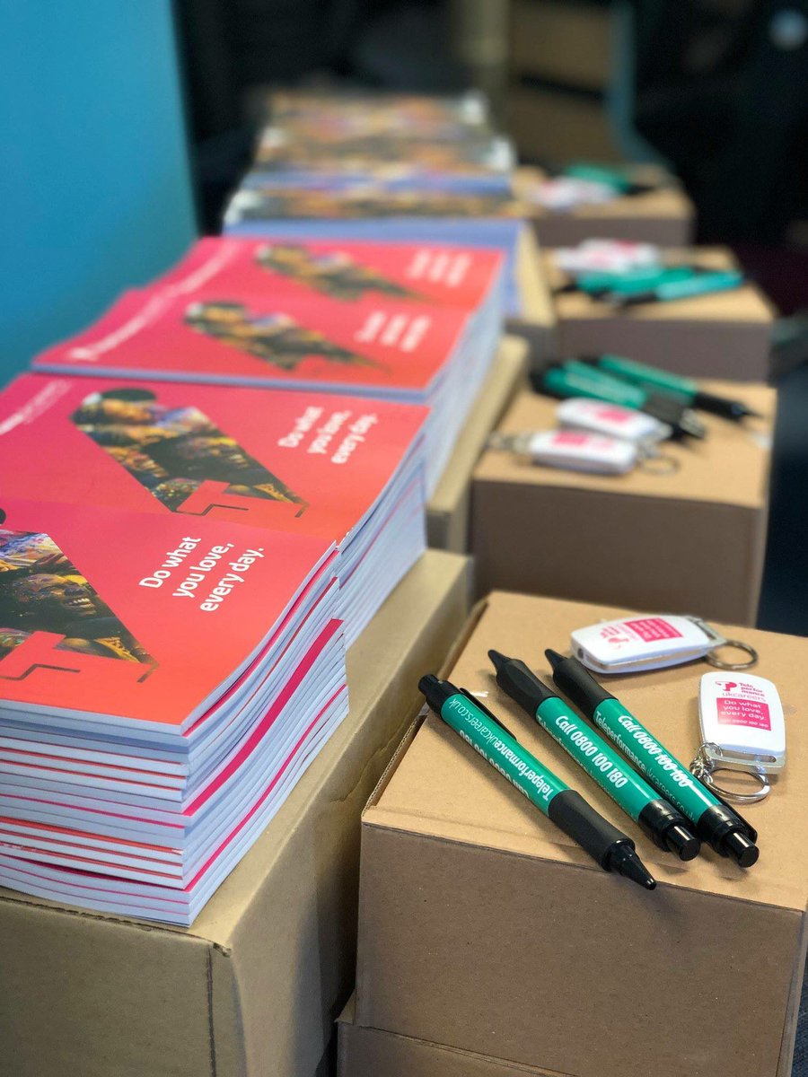 yourprintroom's tweet photo. Final order of the week cleared and set up for delivery next week. Promotional items are extremely popular at this time of year, A5 Notepads, Pens and Clicker Torch Keyrings on their way to various sites across the UK.
#printmadeeasy https://t.co/BDrhVNQD1c