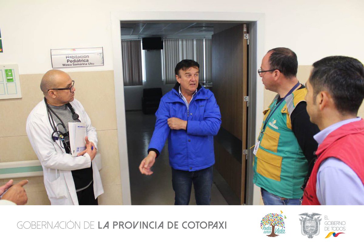 Gober_Cotopaxi's tweet photo. #Sigchos| @HectorGon35, Gobernador de Cotopaxi, realizó un recorrido por el Hospital Básico de Sigchos, verificando la calidad del servicio que se brinda en esta casa de salud. Desde abril de 2018 el hospital ha atendido 138 operaciones de usuarios de Sigchos Pujilí y Latacunga. https://t.co/elNusFccwu