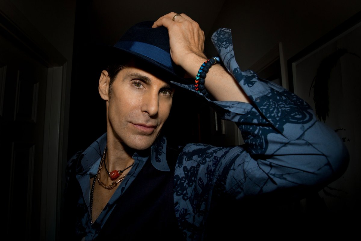 janesaddiction's tweet photo. Perry Farrell teams up with former members of @pearlJam, @soundgarden, and current members of Jane’s Addiction to form his new solo band Kind Heaven Orchestra. Catch them live in Los Angeles on 11/30 and San Francisco on 12/2. Tickets here: https://t.co/kCVNkAwqY7 https://t.co/TPi7jHuw0f