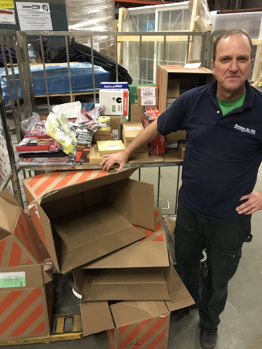 RodneyLeone3's tweet photo. John Lloyd our break pack champion. 2557 . #freightteam #northannapolis @Gina_Windsor @HomeDepot2557 @stephgrodsky @LMG101010 @KevinChoTHD @Joe_BowmanHD https://t.co/0nbslU2T66