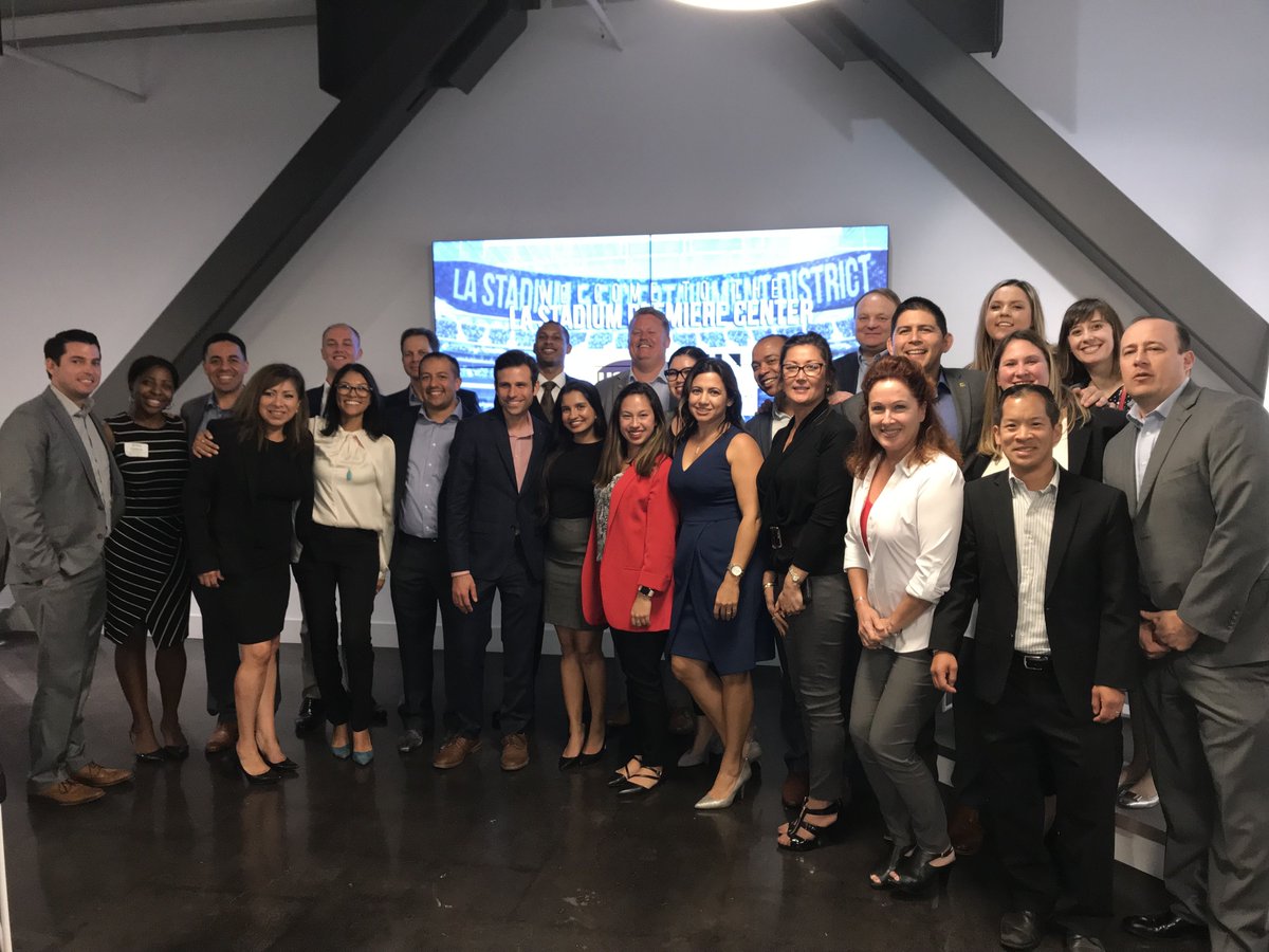 What a fantastic night of spectacular panelists! #EmergingLeaders are extremely grateful for Keith Cox, Patrick Drouillard and Efrain Inzunza 's knowledge-filled gathering. #leadership #socal