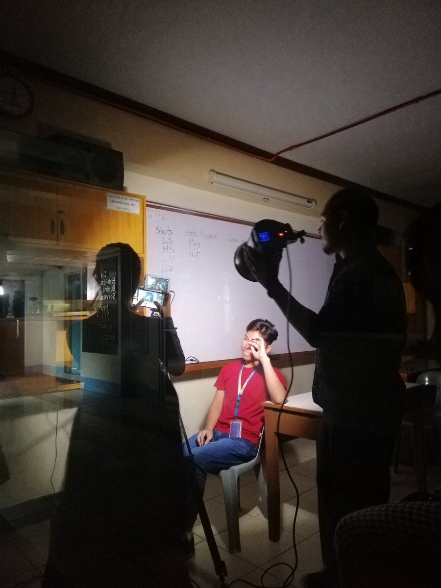ArteCommLYE's tweet photo. D3 - Basic Cinematography Class with Kuya Jag and Kuya Kris!  🎬📽 https://t.co/lGDhrUkGcx