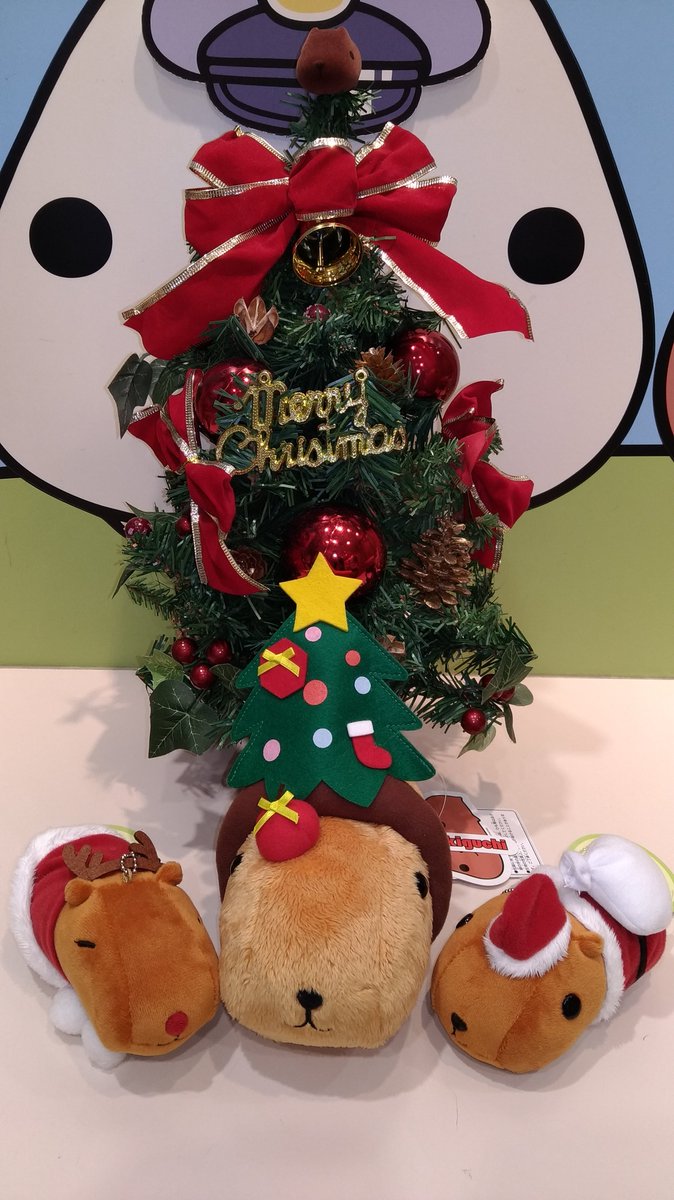 カピバラさんキュルッとショップ東京駅店 公式 クリスマスのぬいぐるみが発売しております サンタと赤鼻のトナカイになったむにゅむにゅボールチェーンぬいぐるみと クリスマスツリーのぬいぐるみです ぜひお家のツリーの前に飾ってください ボール カピバラさんキュルッとショップ東京駅店 公式 クリスマスのぬいぐるみが発売しております サンタと赤鼻のトナカイになったむにゅむにゅボールチェーンぬいぐるみと クリスマスツリーのぬいぐるみです ぜひお家のツリーの前に飾ってください ボール