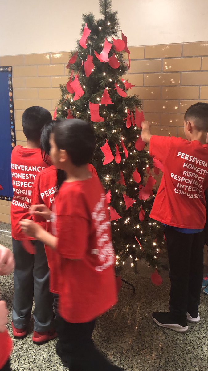 CavazosJan's tweet photo. The House of Responsibility had a very successful house meeting today. Our house Christmas tree is ready for when we return from break @DPISD_DWE @mrronclark_ #dwepride https://t.co/XgD4eWfQSI