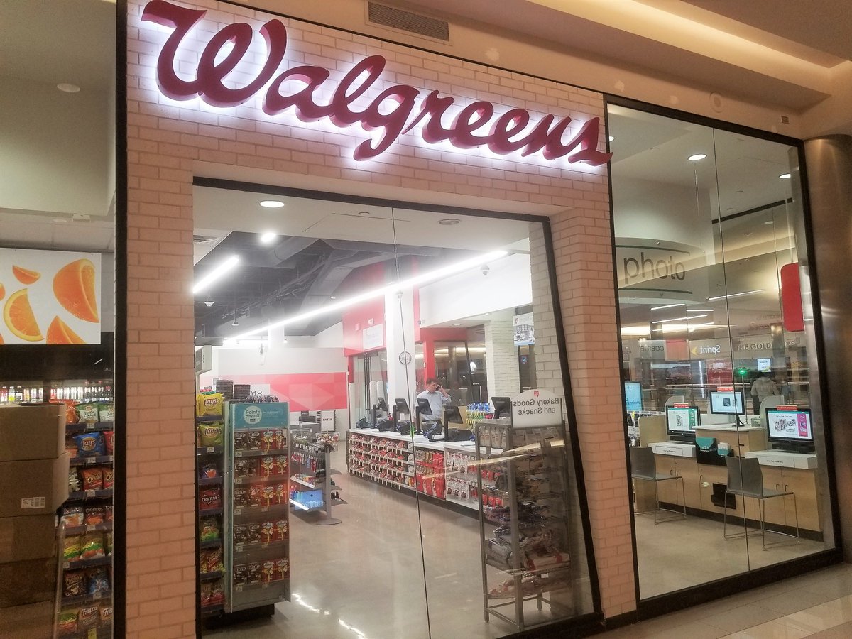 CrawfordMerz's tweet photo. Congrats to our client @Walgreens on their "Grand Opening" today @mallofamerica!  Stop by and check things out! @Cicco75Rob @toddhayes108 @SheilaHanson16   #tenantimprovements #tenantbuildout #construction #GrandOpening https://t.co/rmSK2qpzU9