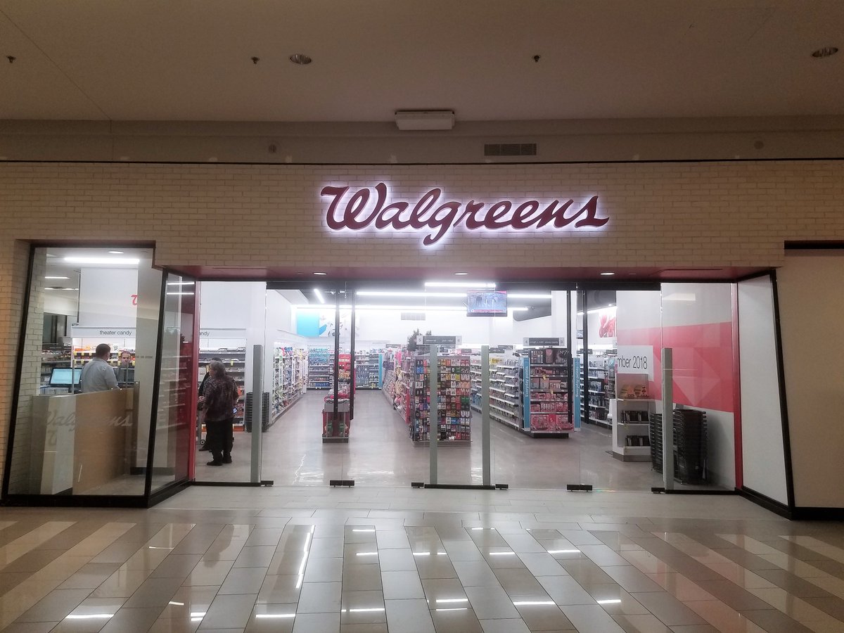 CrawfordMerz's tweet photo. Congrats to our client @Walgreens on their "Grand Opening" today @mallofamerica!  Stop by and check things out! @Cicco75Rob @toddhayes108 @SheilaHanson16   #tenantimprovements #tenantbuildout #construction #GrandOpening https://t.co/rmSK2qpzU9