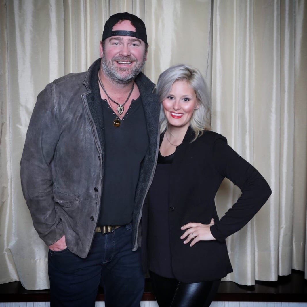 8DaysPromotions's tweet photo. Music, cocktails &amp; friends...sounds like it’s almost the weekend! Before we go enjoy here’s a cool pic of our own country music artist &amp; BA, Kendall, &amp; country music singer, Lee Brice at the American Express #CMAs cocktail reception in Nashville!🎶💕 https://t.co/WYGCdslWCe