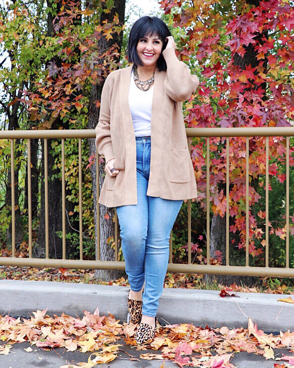 fabeveryday's tweet photo. Giveaway time! I’ve partnered up with a few fashion bloggers and @EvysTree to give TWO lucky winners a $250 gift card to shop the Evy’s Tree and @honeybyevystree Black Friday sale going on NOW! Details & enter on Instagram here: https://t.co/VGdL8FTsTN
#evystree #evystreepartner https://t.co/rYlBNhPMdt
