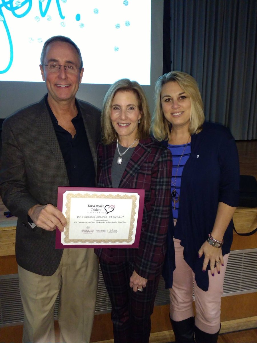 FRTCharities's tweet photo. Here are a few of the #BackpackChallenge2018 office winners accepting their awards. #ThankYou for helping raise $106,000 for @C2CPhiladelphia provide children with backpacks filled with school supplies! https://t.co/hjsNIUu6LW