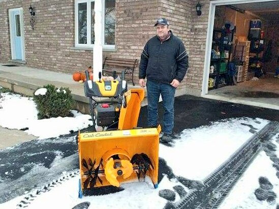 EquipmentOnt's tweet photo. With all the snow we recieved overnight, it was a Busy Day delivering @CubCadet_CA Snow Throwers. Inquire with our Sales Team about Upgrading your Snow Shovel Today.
#Stoltzsales #StoltzSnowSolutions https://t.co/bill2GGKkB