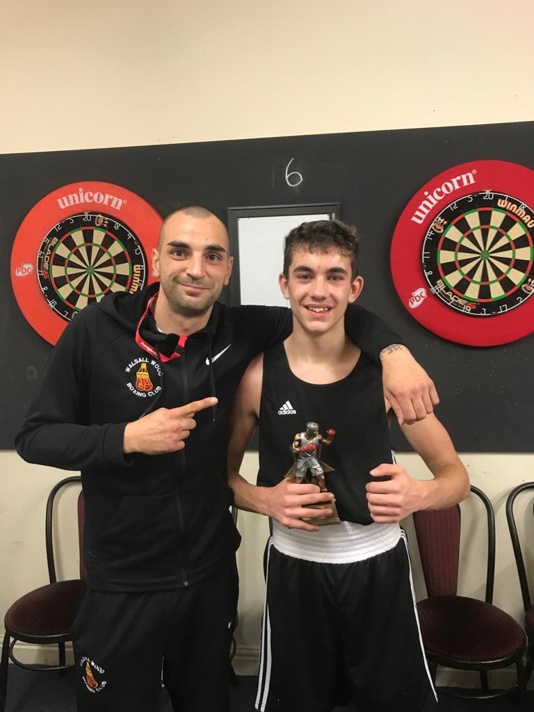 4realfarnell's tweet photo. 2 wins on the bounce now for Eddie on away shows, improving with each bout well done #WalsallWood @brockevans5 @garyjoh21890075 @LakinLucy @ScottCWright 🥊🥊 https://t.co/GRLz32yIVS
