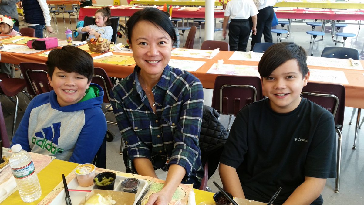 6thGradeBHES's tweet photo. Shout-out to all the staff members and volunteers who made the Thanksgiving Luncheon a huge success! @bushhilles @Principal_Duffy @SusanTarabishi https://t.co/edupUmvjgv