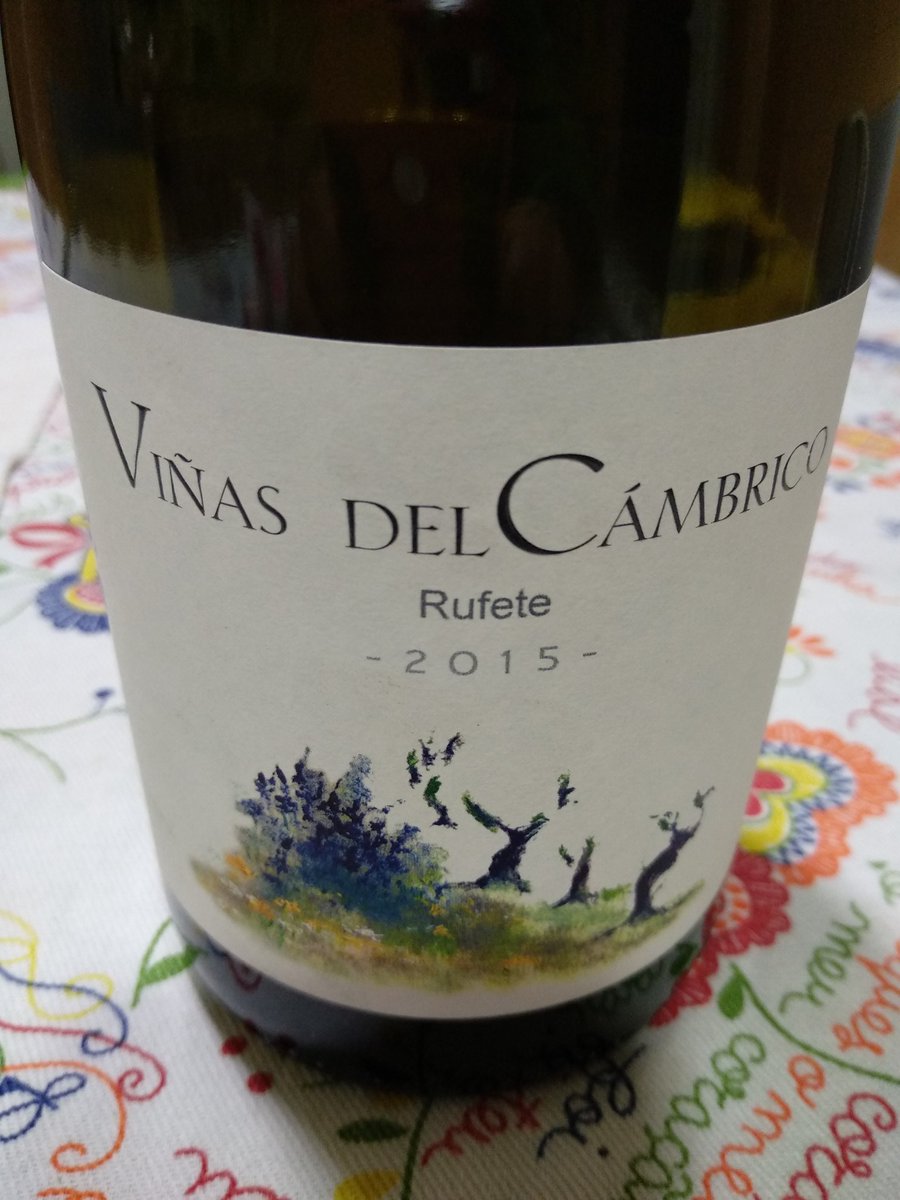 Hoy había que celebrarlo con este #viñasdelcambrico de la #sierradesalamanca #rufete #ecológico #TS #vinos #spain