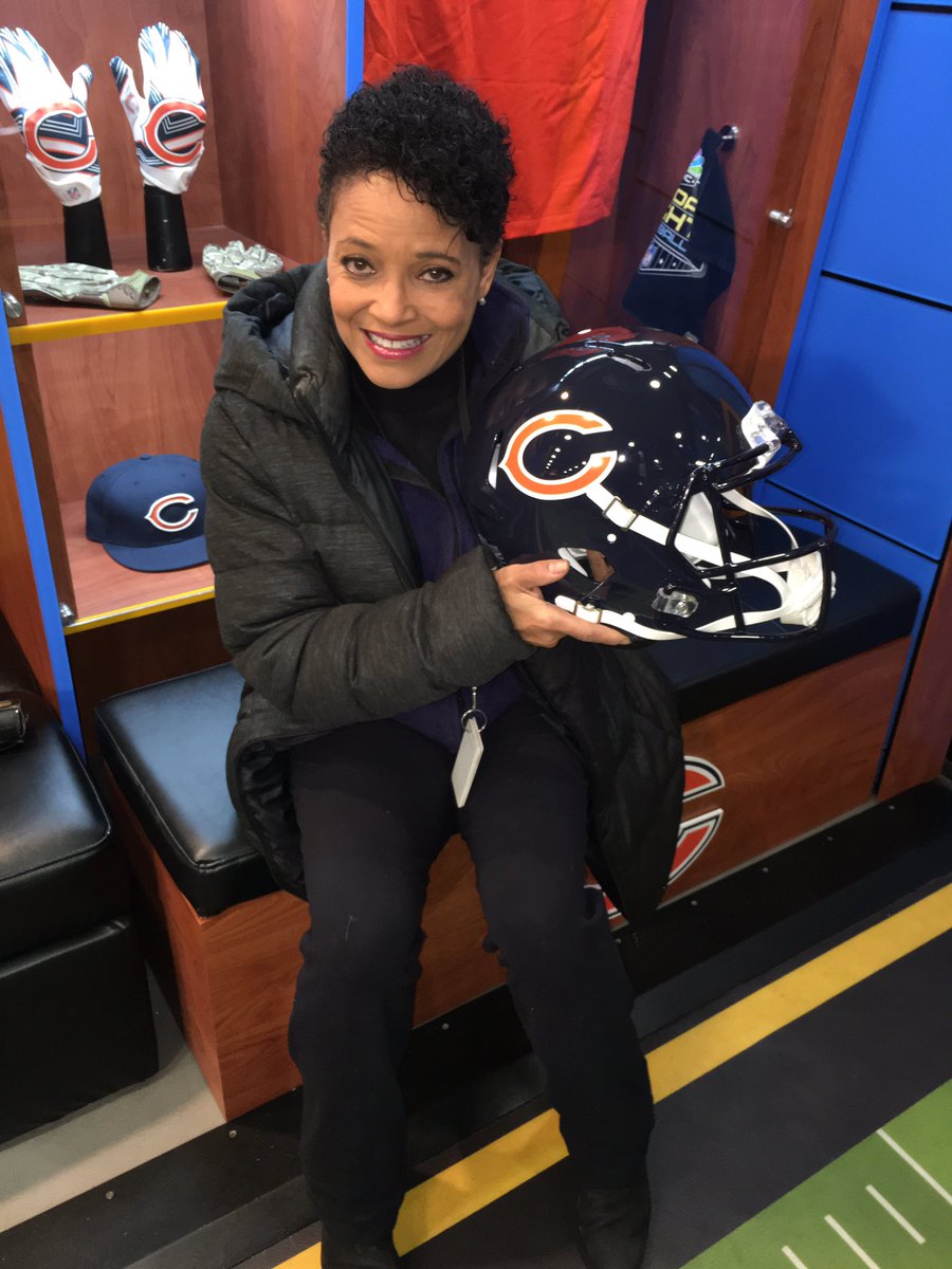 #SNF hanging out on the SundayNightFootball bus which will be at Sunday’s <a href="/ChicagoBears/">Chicago Bears</a> game.