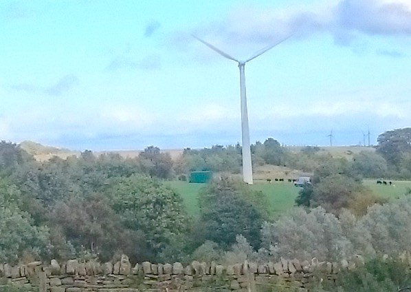 sharenergy_uk's tweet photo. Help the Small Wind co-op buy this operational turbine and grow stronger so they can build more new ones!  Free bonds still available for next 35-ish applicants https://t.co/KsdIzAcruq #comshares #smallwindcoop https://t.co/76DZsvnfwb