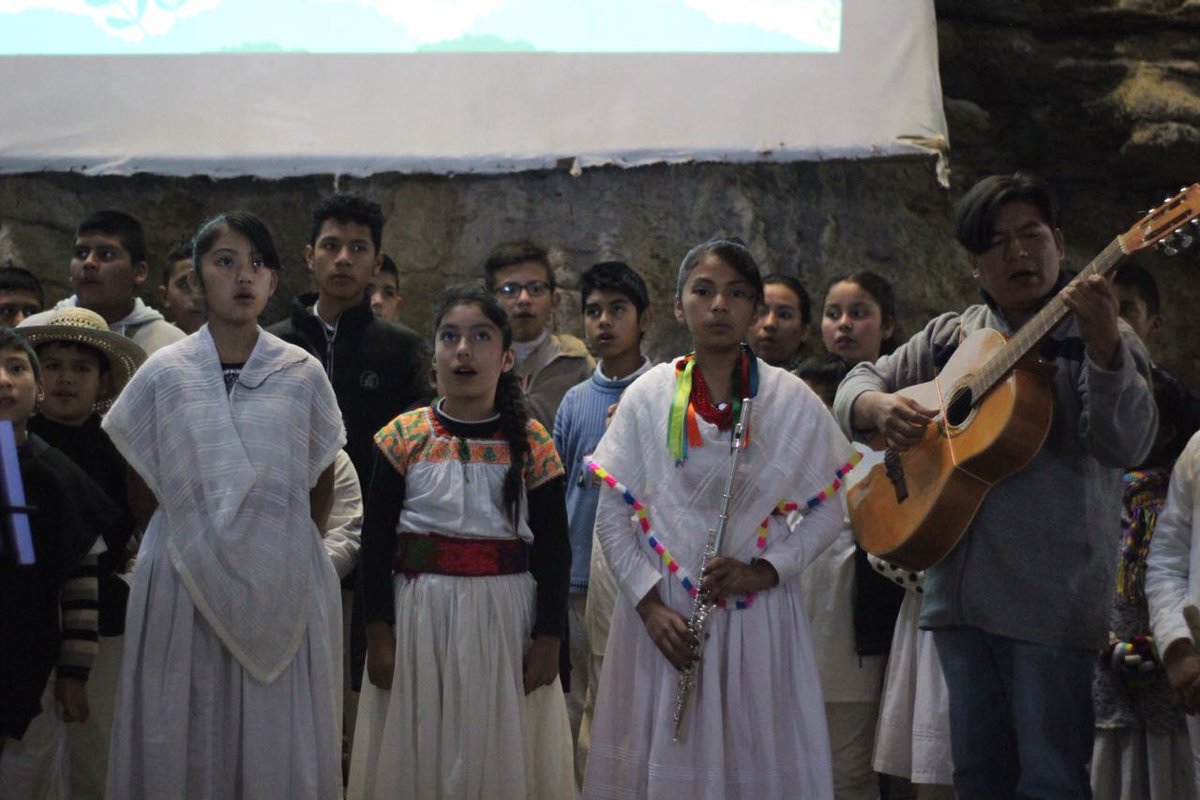 María Luisa Albores González tweet media