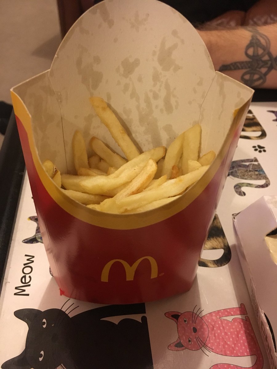 chimocho's tweet photo. @McDonalds Bit disappointed with this pathetic portion of “large” fries from your Wrekin Retail Park store! Undercooked too. Should have checked the bag before we drove off, but still. Piss poor! https://t.co/sLVqnsKf91