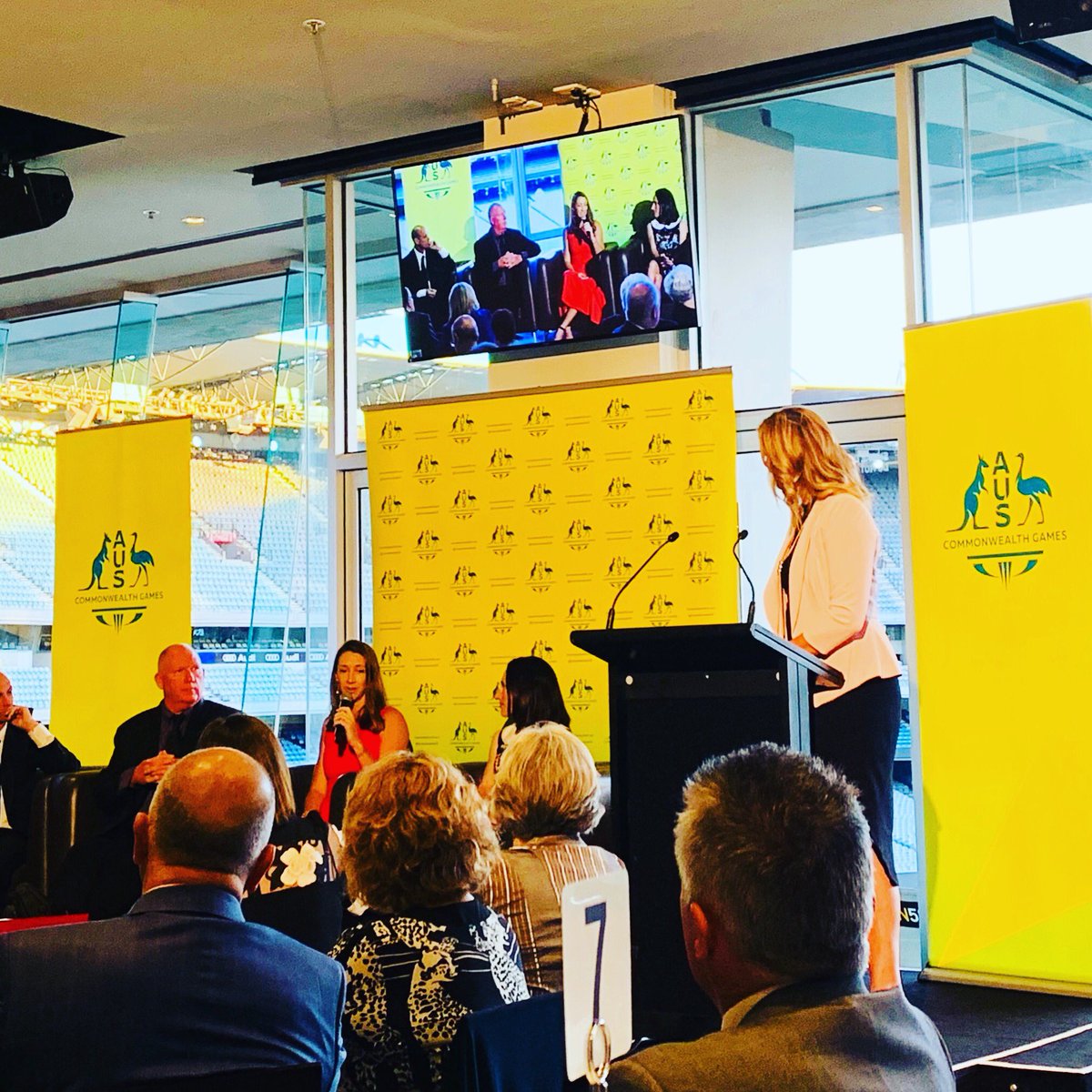 squashAUS's tweet photo. Great to have @Donnasquash feature on a panel of athletes at @CommGamesAUS presidents dinner the the MCG!

#squash #squashoz #mcg #cg18 #commonwealthgames https://t.co/pH9rlWlVj9