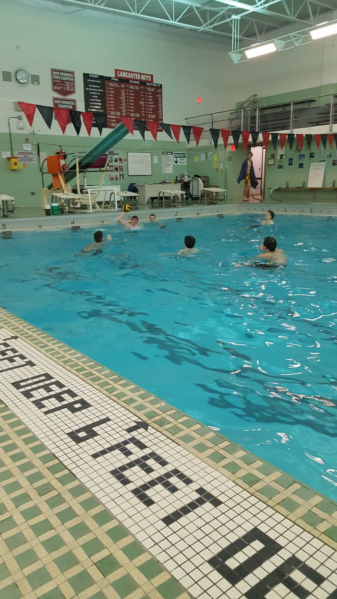 LHSGuysSwimming's tweet photo. A little Friday Fun day Polo https://t.co/0R6XoJOPfD