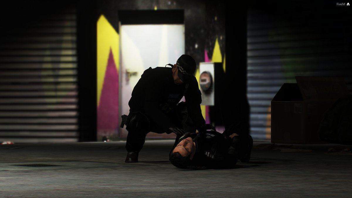 ChestboroughSFT's tweet photo. Eventful night in @ChestboroughRP tonight with 2 major incidents declared! With one ending in a civilian fatally shot by @ChestboroughSFT  Special thanks to @ChestboroughAS  for helping our officers tonight #keepingpeoplesafe #chestborough #childreninneed2018 https://t.co/EUv9MsKnX3