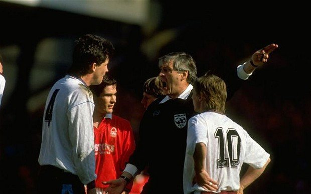robertmdaws's tweet photo. Controversial call: #referee #KeithHackett sends off West Ham's #TonyGale in the turning point of the 1991 FA Cup semi-final ..GETTY @WestHamRambles @WestHamUtd #WHU https://t.co/eKFOG8xmKR