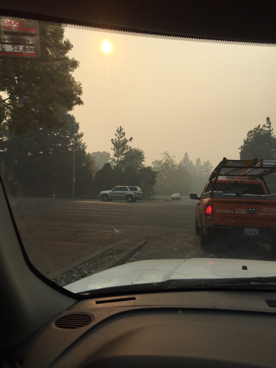 bao_ar's tweet image. Be safe everyone, can’t imagine people live outside the Walmart😞 , so sad... #chicofire #chicosmoke #walmart