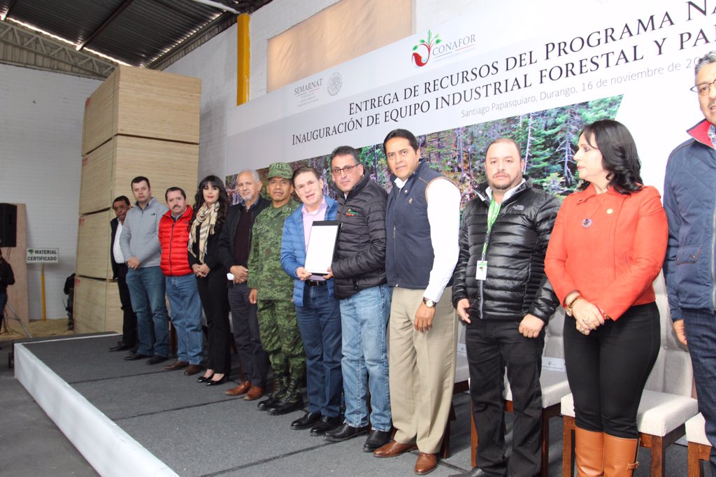 beltran_retis's tweet photo. Agradezco al gobernador @AispuroDurango por el seguimiento e impulso que su administración le ha dado al sector forestal. La unión de esfuerzos entre los diferentes niveles de gobierno siempre propiciará mejores condiciones para los dueños y poseedores de los bosques. https://t.co/UzqnzRCEJp