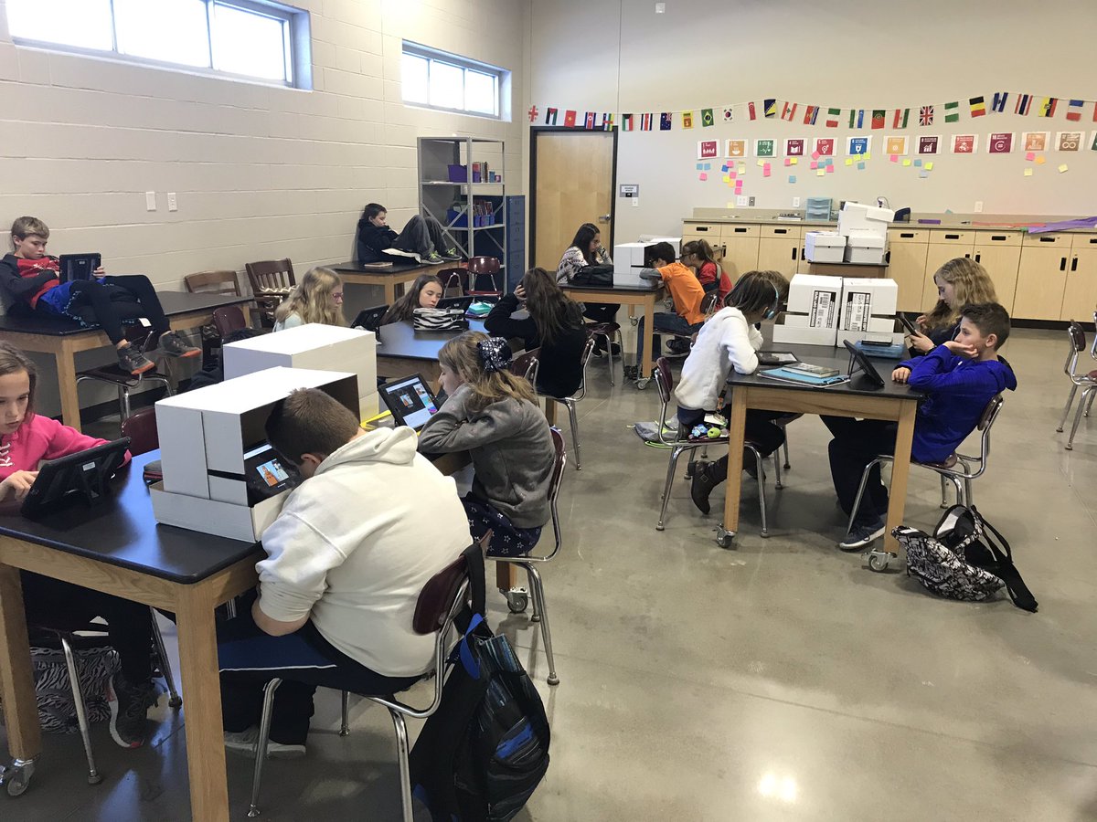 TroyModLang's tweet photo. Used our “sound studios” for the first time today for listening and recording videos. So impressed with how great they work. #BeIncredible #troysouth @TroySouthMiddle #werecycle #wereuse #modlang #moedchat #EduGladiators #Edunators #explocultures https://t.co/B0I51pprlL
