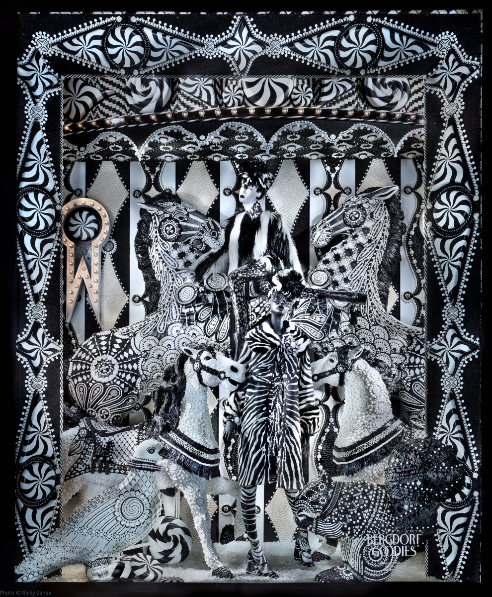 Bergdorfs's tweet photo. #BergdorfGoodies has arrived! Discover the iconic 2018 holiday windows now through January 3rd at 5th Avenue/58th Street. #BGholiday #BGwindows https://t.co/wSJ78d3HpE https://t.co/rGg0ODaV8R