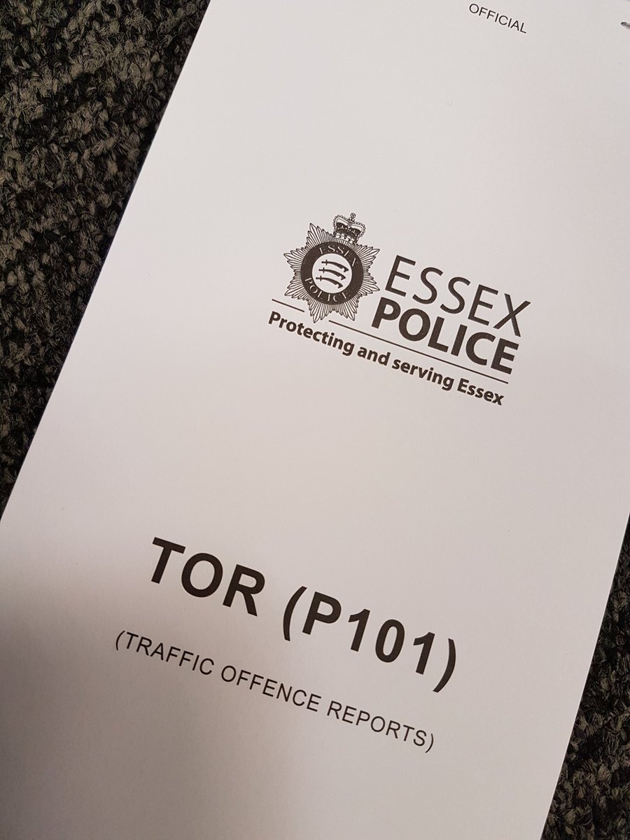 ASarcasticChef's tweet photo. Parking under a big yellow sign that clearly says 'No Parking' whilst waiting to pick up your mate from the airport will only result in one thing. π
#TicketsIssued
#UseACarParkItsCheaper!
#MyOtherLife https://t.co/NvEo80EMsN