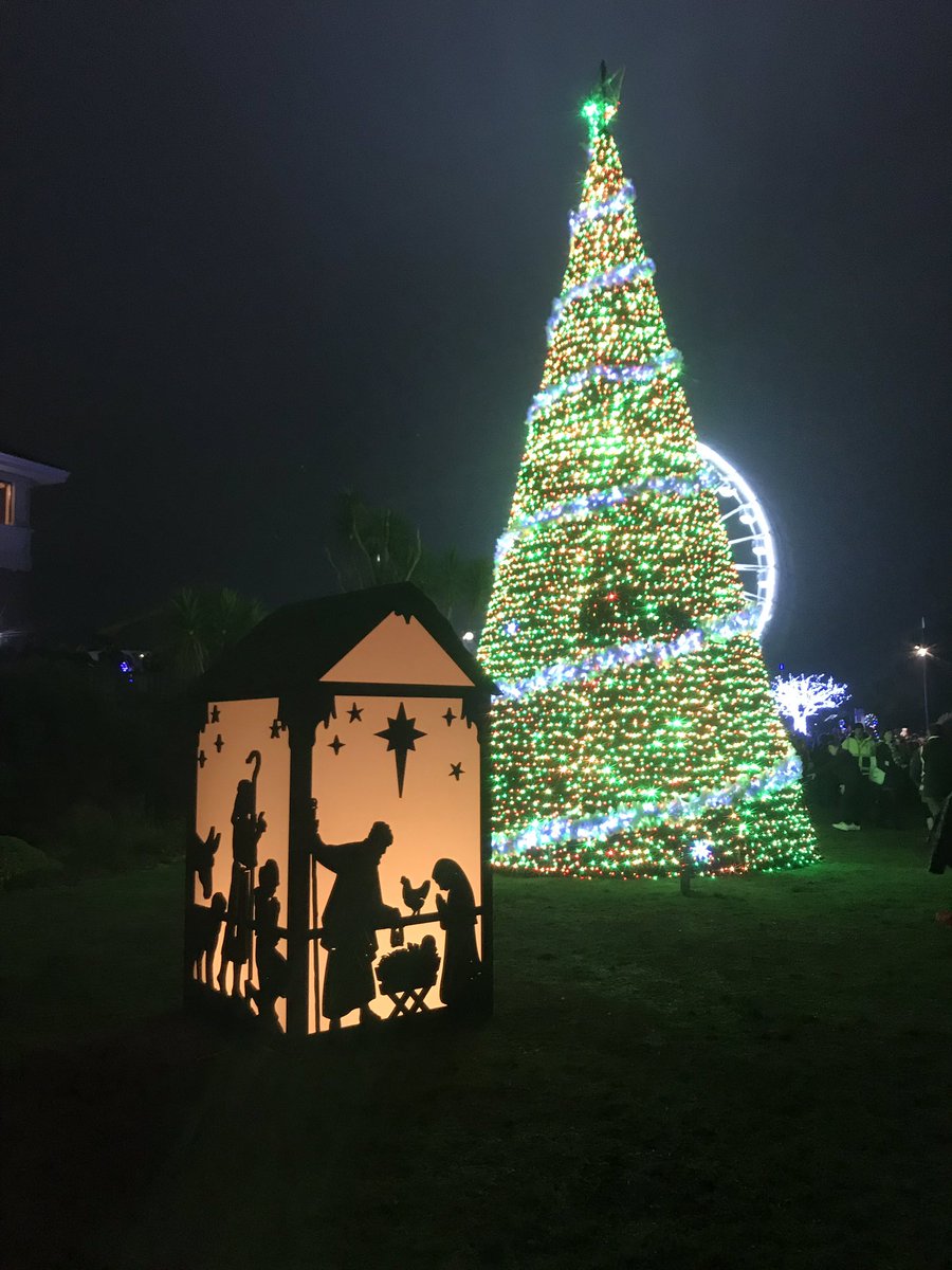 emmac615's tweet photo. Fantastic evening for Christmas switch on. #christmaswonderland #bournemouth https://t.co/j1iqqFeNd6