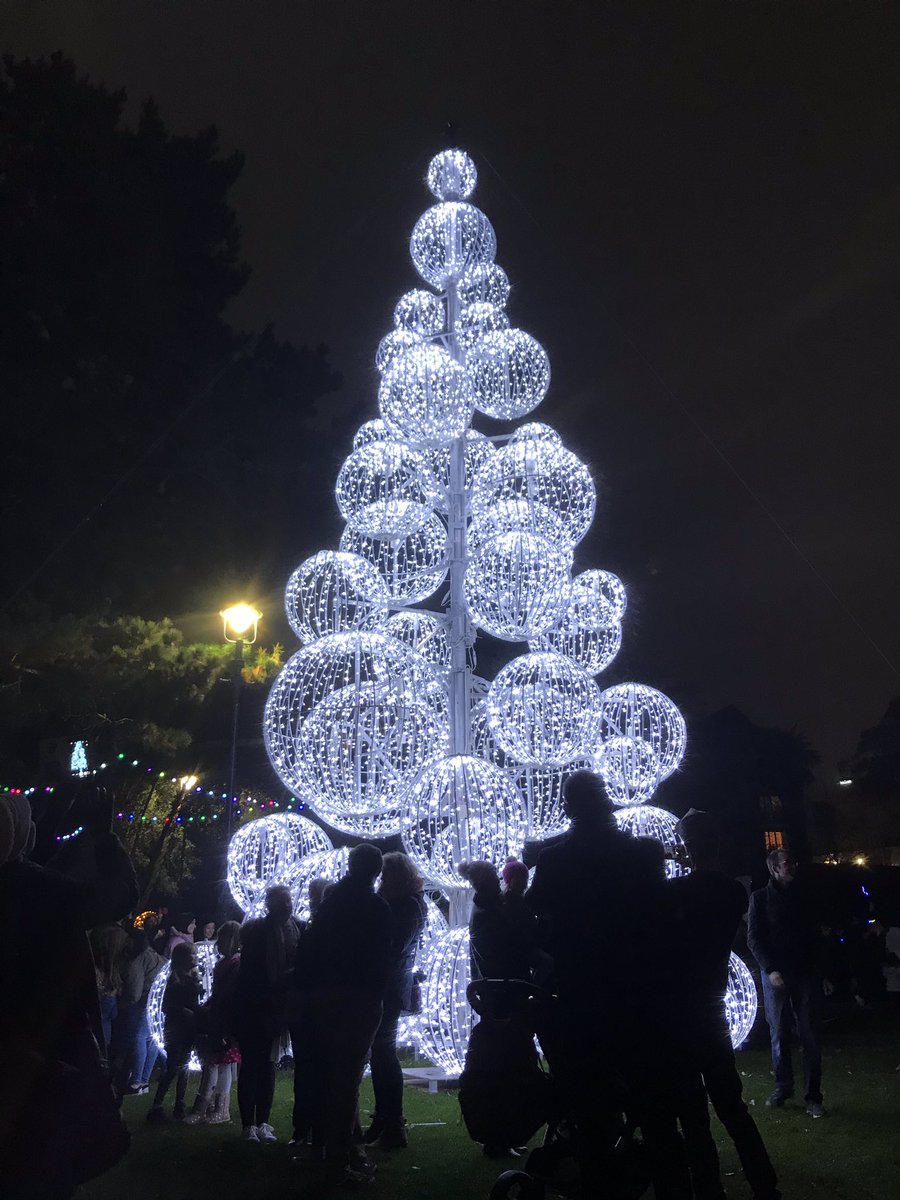 emmac615's tweet photo. Fantastic evening for Christmas switch on. #christmaswonderland #bournemouth https://t.co/j1iqqFeNd6