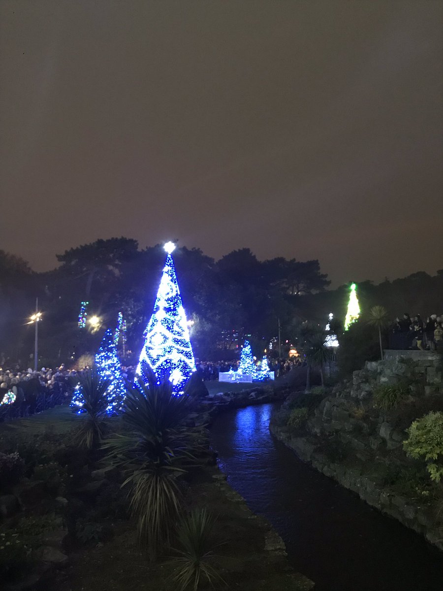 emmac615's tweet photo. Fantastic evening for Christmas switch on. #christmaswonderland #bournemouth https://t.co/j1iqqFeNd6