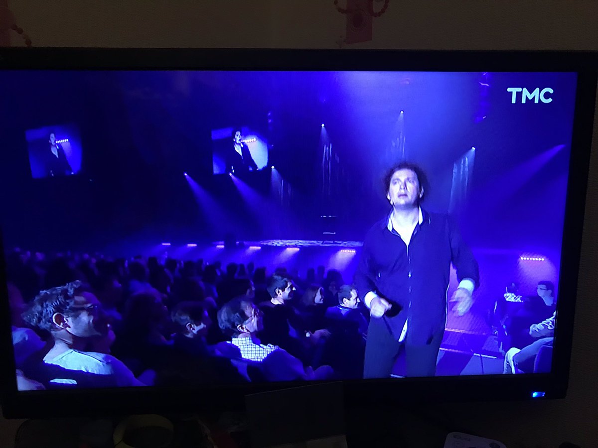 Titi_Steven91's tweet photo. Devant le spectacle de @eric_antoine j’adore ce spectacle je l’ai vu plusieurs fois en dvd 👌👍🏻 #ericantoine #magicdelirium https://t.co/R34r3UNfo5