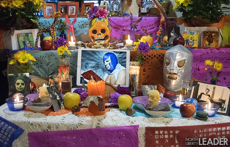 In the Tiffin home of artist <a href="/miriamalarconav/">Miriam Alarcón Avila</a>, the deceased are commemorated through carving and culture.

northlibertyleader.com/content/art-an…

@CityofTiffin <a href="/ElHijodelSanto/">El Hijo del Santo</a> <a href="/BlueDemonjr/">Blue Demon ®™</a> <a href="/HeyHeyItsConrad/">Conrad the Mortgage Guy</a>