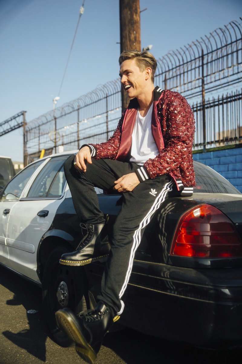 JesseMcCartney's tweet photo. Hey guys, you can now get meet &amp; greet add-ons for the #ResolutionTour! Can’t wait to meet all of you soon 🙌 Get yours here: https://t.co/2sTbaIXo8D https://t.co/MVuzDX9OgO