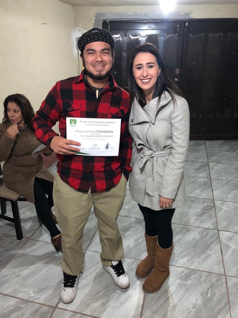 PVEM_Saltillo's tweet photo. Tarde agradable de convivencia y entrega de reconocimientos a nuestros Representantes Generales del Partido Verde Coahuila en #Saltillo https://t.co/8cTCbj18GA