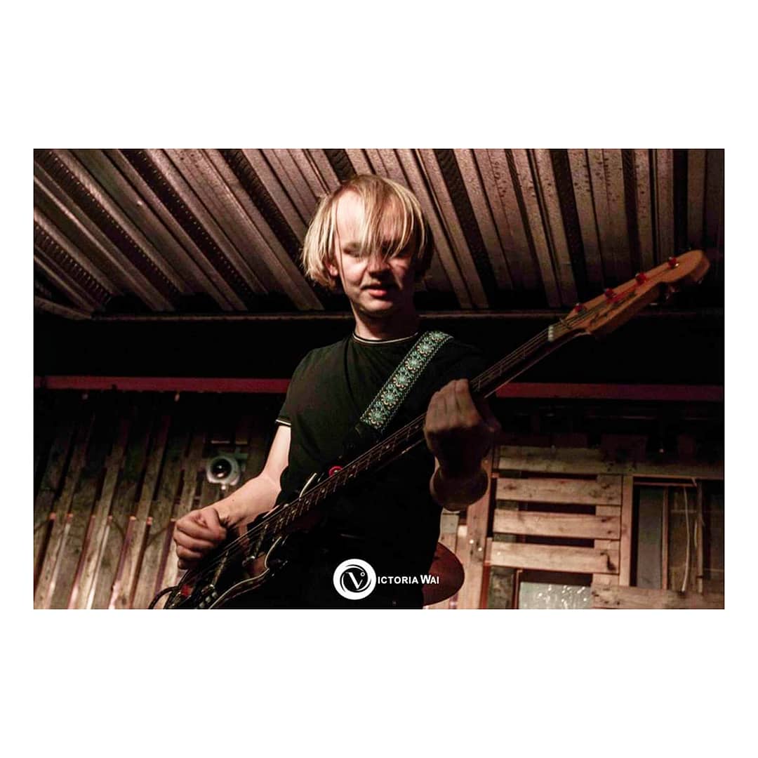 _victoriawai_'s tweet photo. #SneakyPeek @pipblom helping to cure this sudden cold bug I've got with a thumping set at @thinktankunderground tonight. Thank you @gigsnortheast
for having me down๐ค
#PipBlom #HeadlineTour #MusicPhotography #VictoriaWai #137Imaging #PixByVix #GigsNorthEast #ThinkTankUnderground https://t.co/0RtYkmfgO7