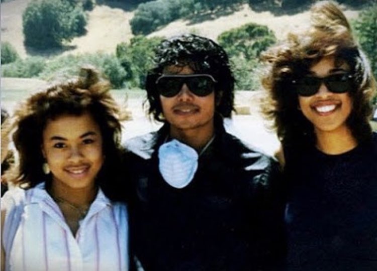 serentrivia's tweet image. WHAT